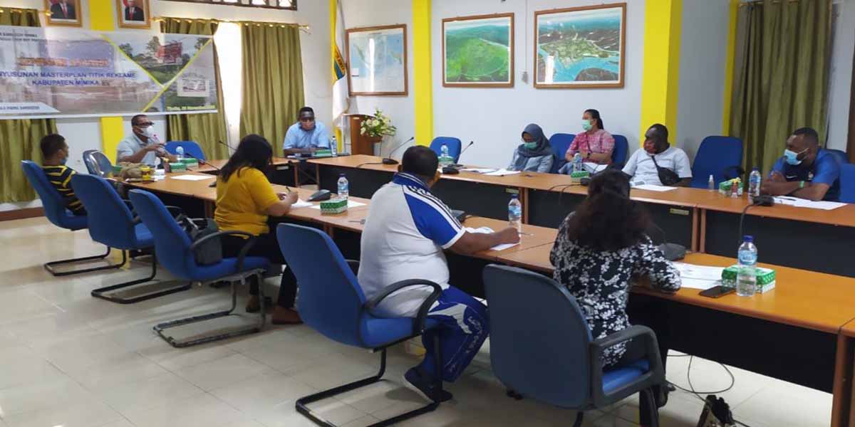 lokasi-pasang-reklame-di-timika-perlu-ditertibkan